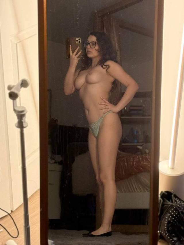 Sexy and beautiful girl in town, contact me and let have some fun🍆🍑😍 - Image 3